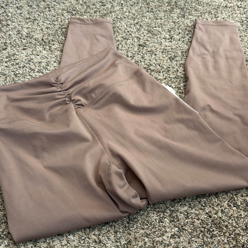 Yogalicious leggings NWT/never worn.